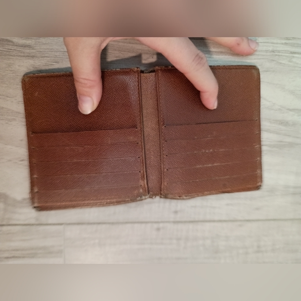 Louis Vuitton Monogram Bi Fold Wallet  Authentic Unisex - Picture 5 of 8